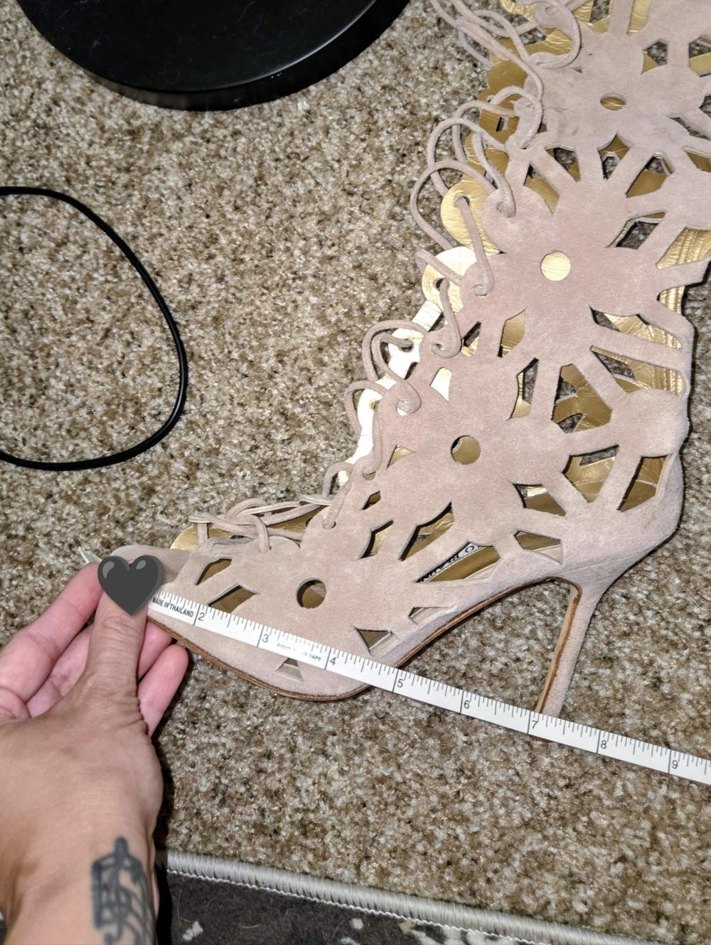 Manolo Blahnik RARE Laser-Cut Cutout Lace-Up Knee-High Heeled Boots- Tan 37 EUC - Picture 4 of 17